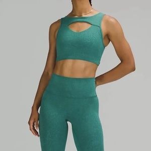 Size 4 Set Lululemon Everlux Cut-Out Bra & Invigorate High-Rise Leggings 25"